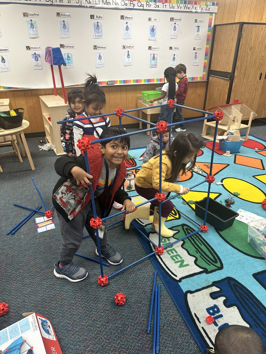 Look how innovative these precious Pre K students are today at center time! Future engineers or anything they choose. @MrsStevenson16 #WarnerPRIDE <a href="/WarnerCFISD/">Warner Elementary</a>