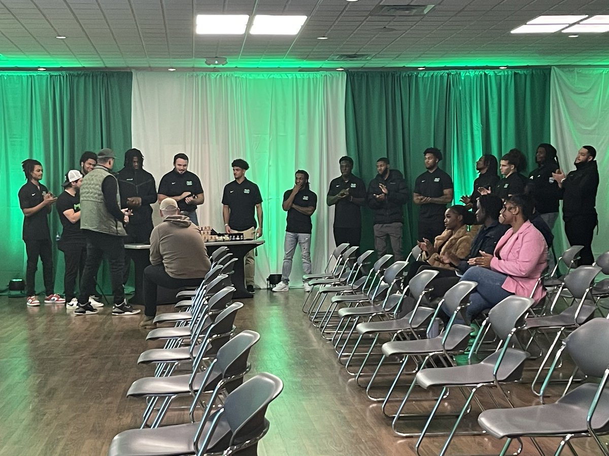 ThunderCast_Pod's tweet photo. Devin Miller presents the new recruits an NIL deal with Dr. Squatch! https://t.co/FTFe3M0J7I