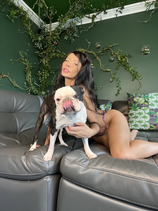 Bestfriends 🐶💚👩🏻 https://t.co/XMLMe7wIHA<a href="/tag/sundayvibes"class="tags"><span>#sundayvibes</span></a>