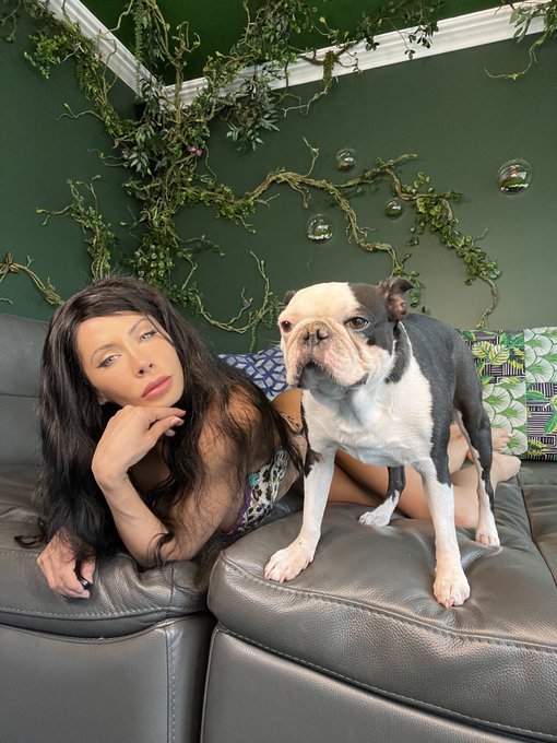 Bestfriends 🐶💚👩🏻 https://t.co/XMLMe7wIHA<a href="/tag/sundayvibes"class="tags"><span>#sundayvibes</span></a>