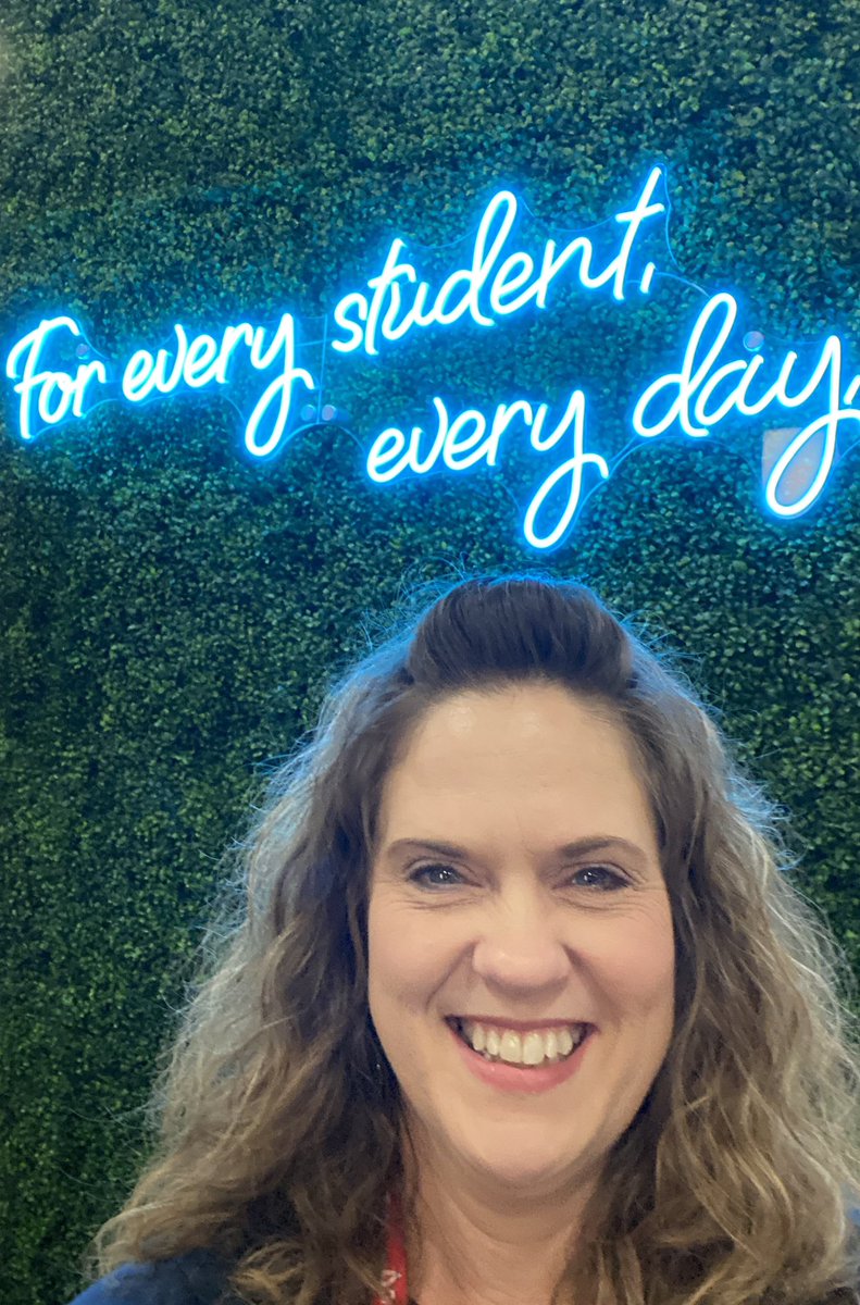 AcookJoy's tweet photo. Learning lots and having a great time with my team in the cold! #TCEA2023@zSpace https://t.co/1rGMTEKIoa