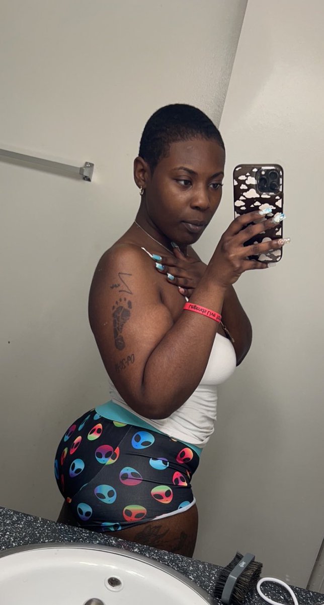 anonymousmo8's tweet image. 👽✨ #wagonwenesday