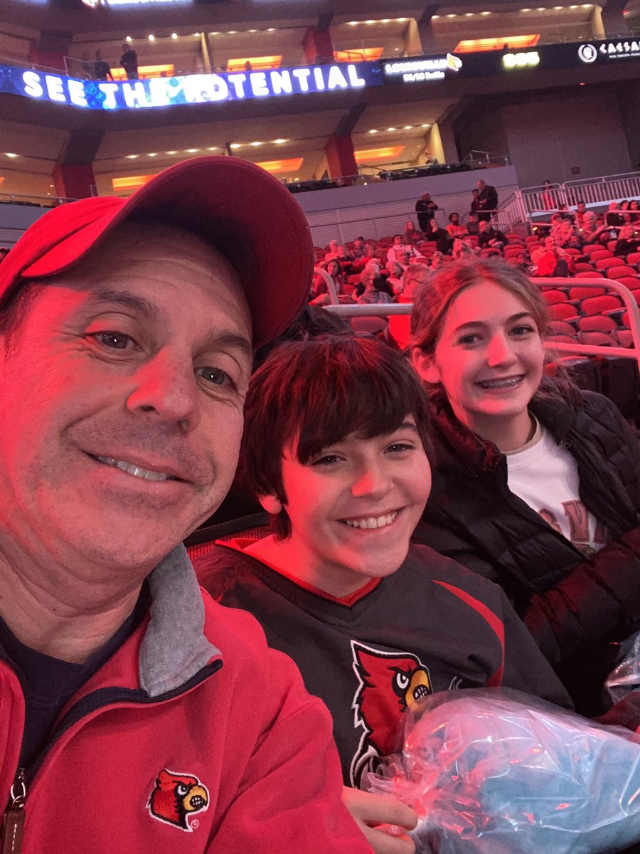 j_westergren's tweet photo. #GoCards c’mon let’s get a win tonight!! https://t.co/XVOA2xt1Ah