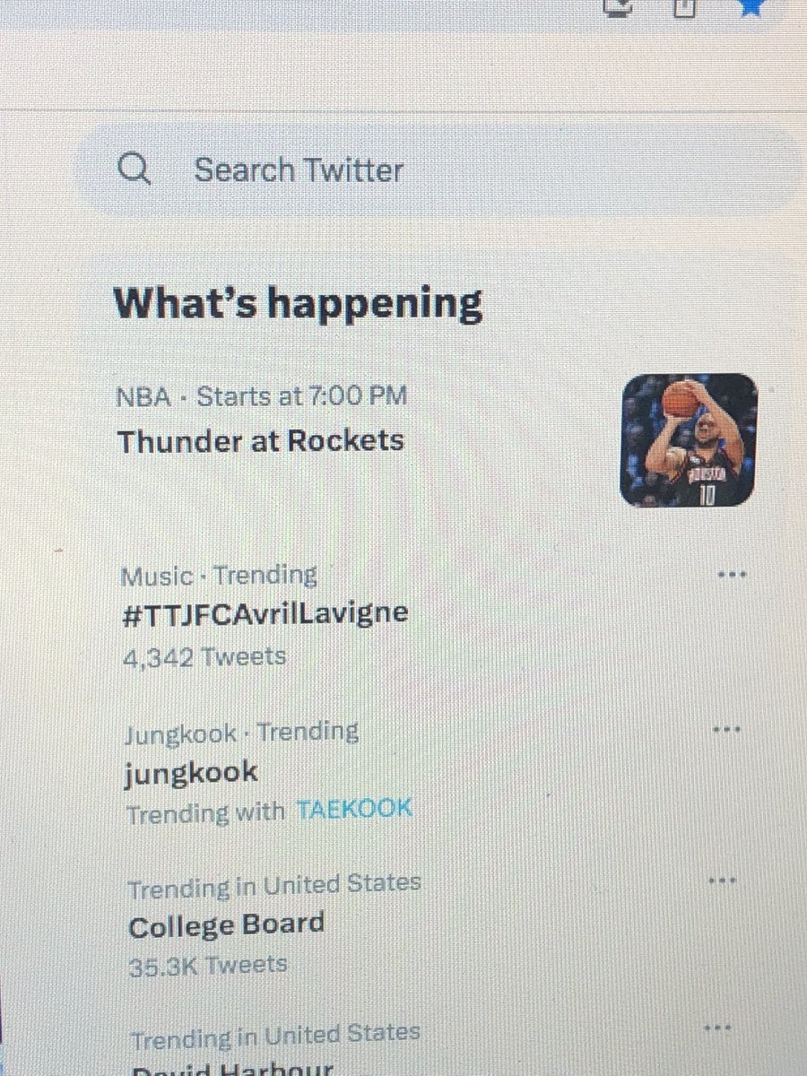 avrilarkansas's tweet photo. We continue to trend hours later #TTJFCAvrilLavigne #AvrilLavigne https://t.co/GaMSH8AKfy