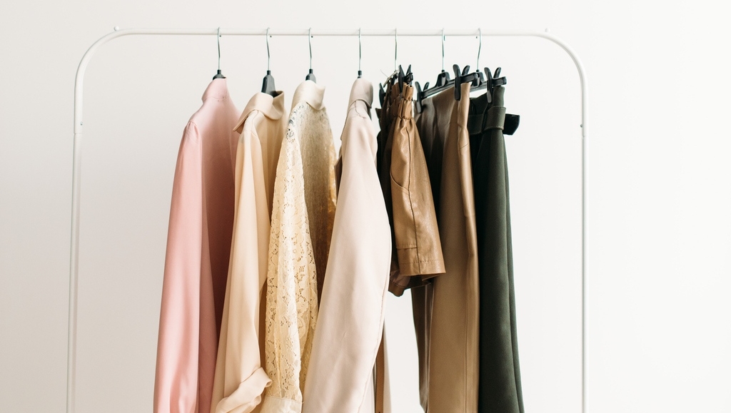 takeaDailybreak's tweet photo. Back to the Basics: 11 Pieces to Start Your Capsule Wardrobe
https://t.co/ECEkx3hSHe
#capsulewardrobe #wardrobe #wardrobeupdate #style #chic #stylish #clothing #classic #timeless #neutrals #basics #howtostyle #fashion #womensfashion #minimalist #minimalism #minimalstyle https://t.co/2BVuL5wmGZ