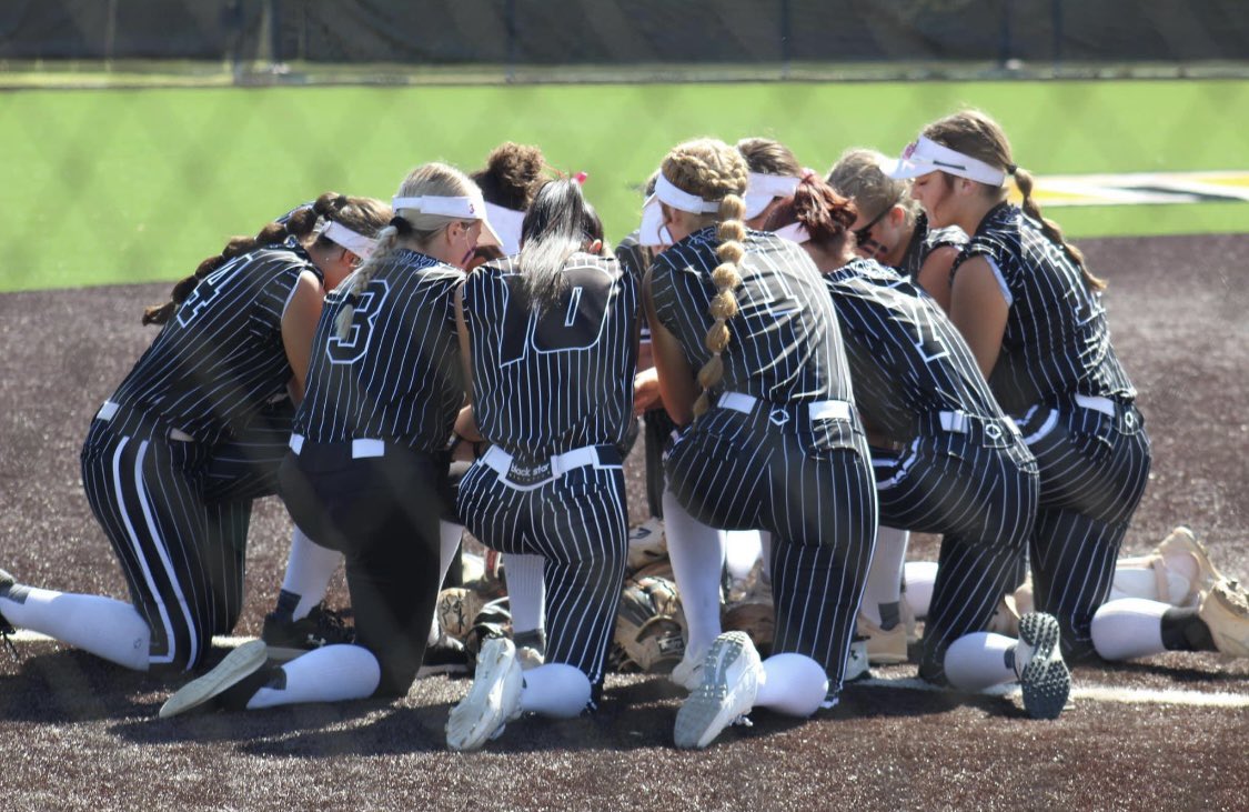 reagan desmuke tweet media