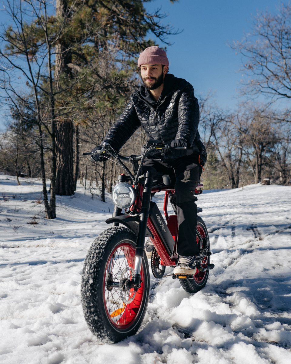 ArielRiderebike's tweet photo. Snow Day with the Ariel Rider X-Class, see how it stacks up against the competition by clicking https://t.co/dnT9n48sNA  

Disclaimer: Always ride an e-bike in accordance with your local laws and wear a helmet.

#snow #donut #ebike #funriding #snowday https://t.co/usgJlgbQae