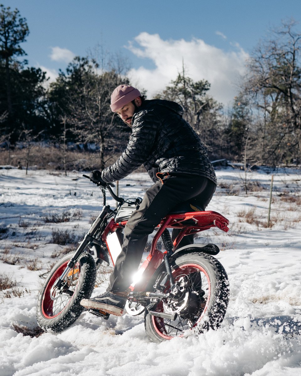ArielRiderebike's tweet photo. Snow Day with the Ariel Rider X-Class, see how it stacks up against the competition by clicking https://t.co/dnT9n48sNA  

Disclaimer: Always ride an e-bike in accordance with your local laws and wear a helmet.

#snow #donut #ebike #funriding #snowday https://t.co/usgJlgbQae