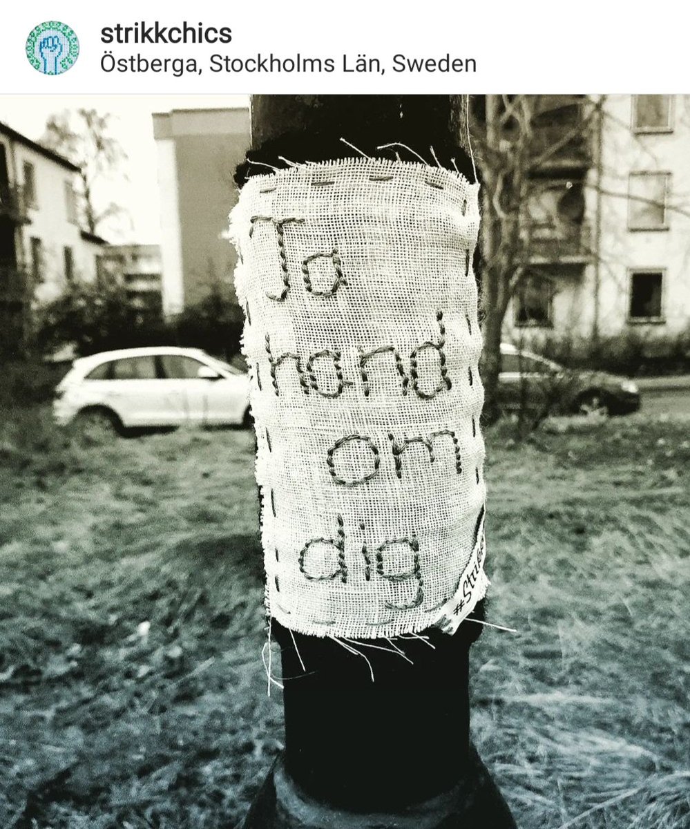 StrikkChics's tweet photo. #strikkchics #tahandomdig #yarnbomb #streetart #embroidery #gerillaslöjd #östberga https://t.co/vdazJCcf9D