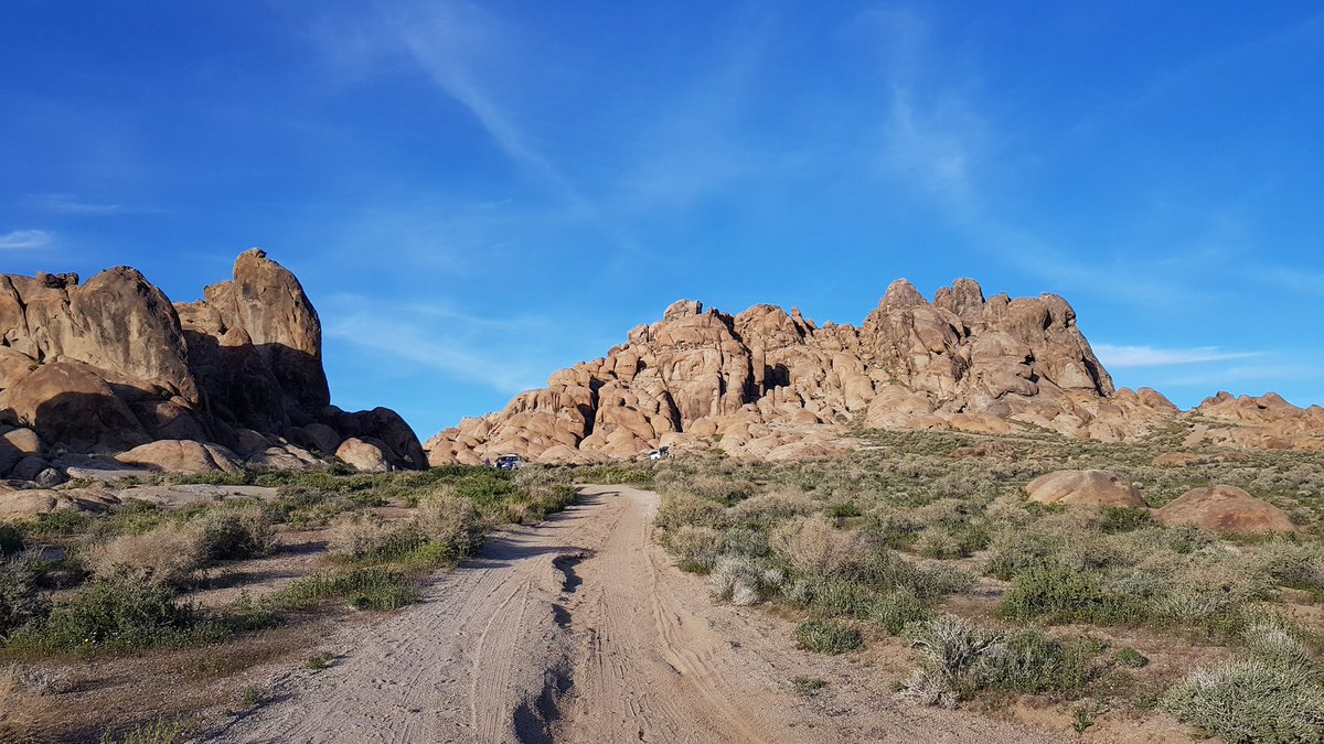 lostcampers's tweet photo. Alabama Hills .  One of the coolest places ever.  My collection.  Nick https://t.co/YvBYla8Wv4
