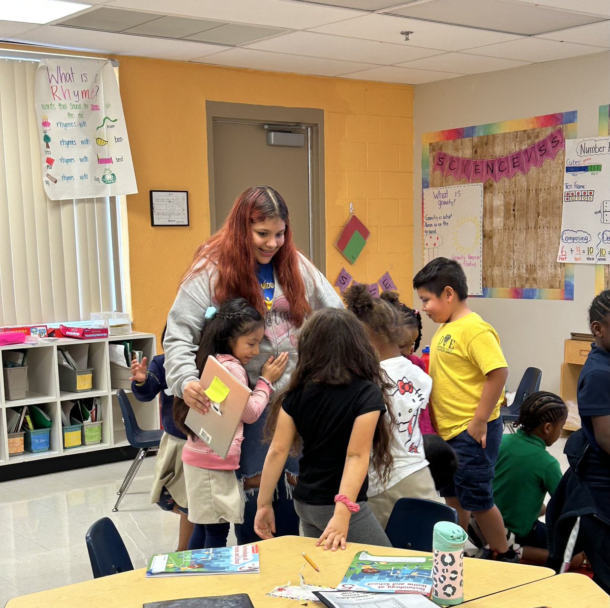 msmartello2's tweet photo. Our @TradewindsMS AVID book buddies came to read for #WorldReadAloudDay! They did such a great job and our students LOVED it! @Ms_Williams02 @Tradewinds_Prin @DVESPrincipal @LibraryCurrent #lovemylibraryPBCSD https://t.co/UlMeVUXNOt