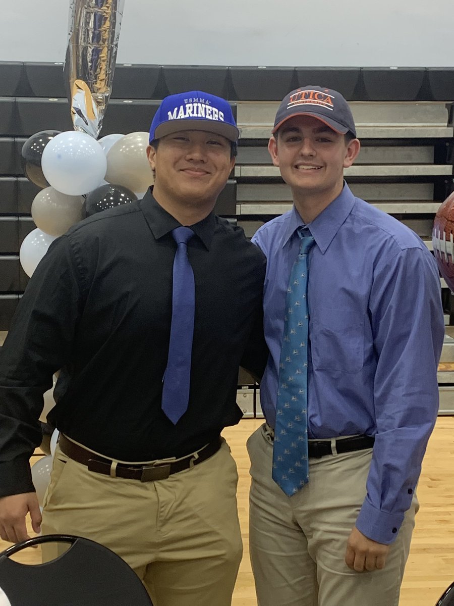 _BillyBoss_'s tweet image. Had a Fantastic signing day with @AgatepXavier today! So thankful for my family, teammates and coaches. @desjardins_jeff @Price13Steve @B_woods005 @Utica_Football
