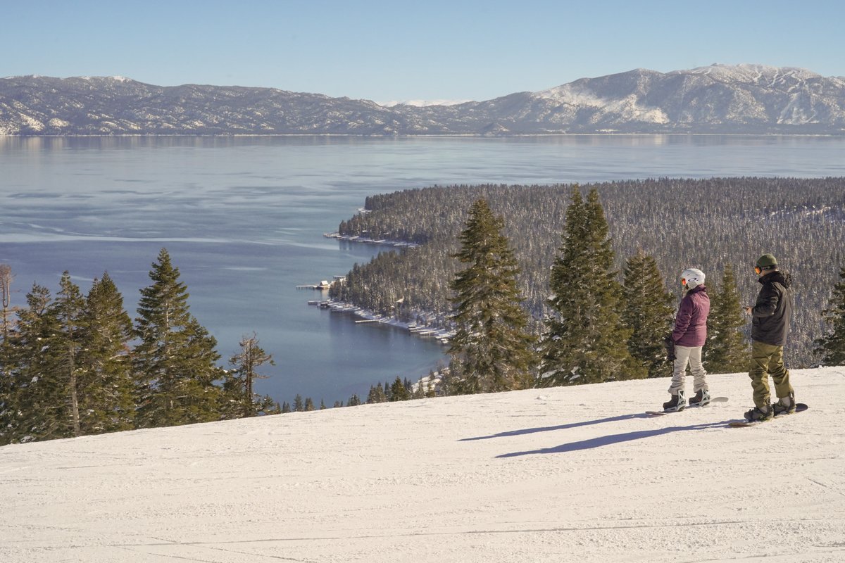 🌞We've been enjoying sunny days and smooth groomers here at Homewood.🌞 Tag a friend you want to take in the views with this week.