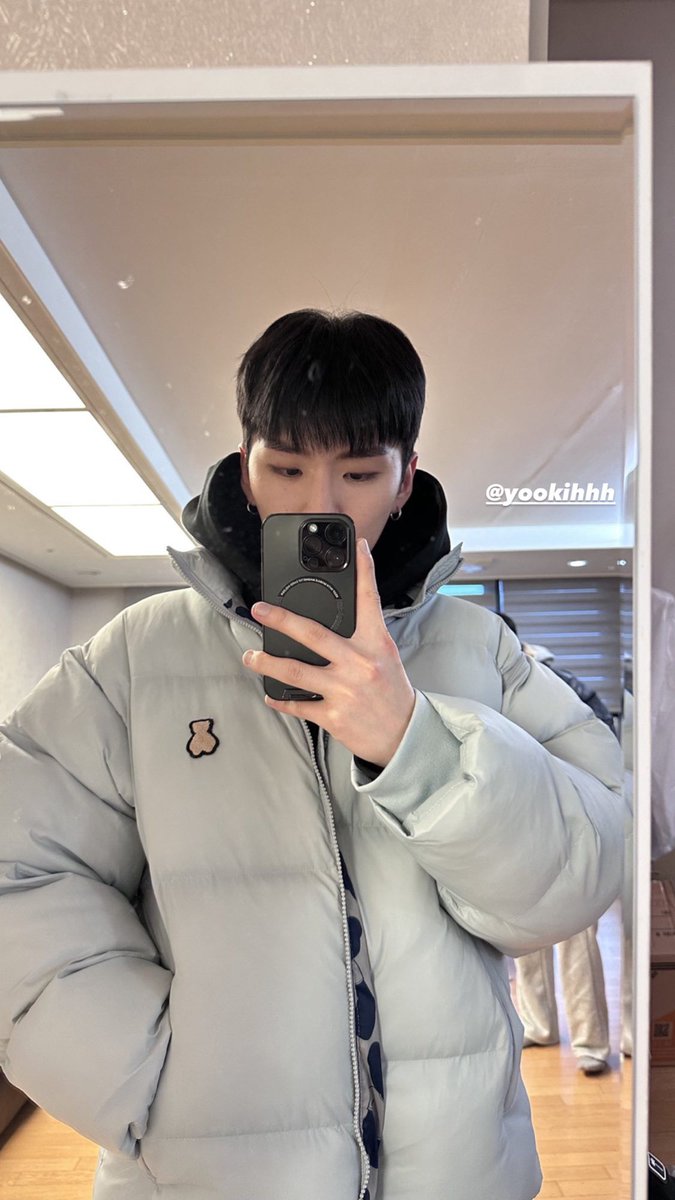 heng14_'s tweet photo. ? 아코 공식계정에 기현이 모야 https://t.co/MUG5u2nVYK