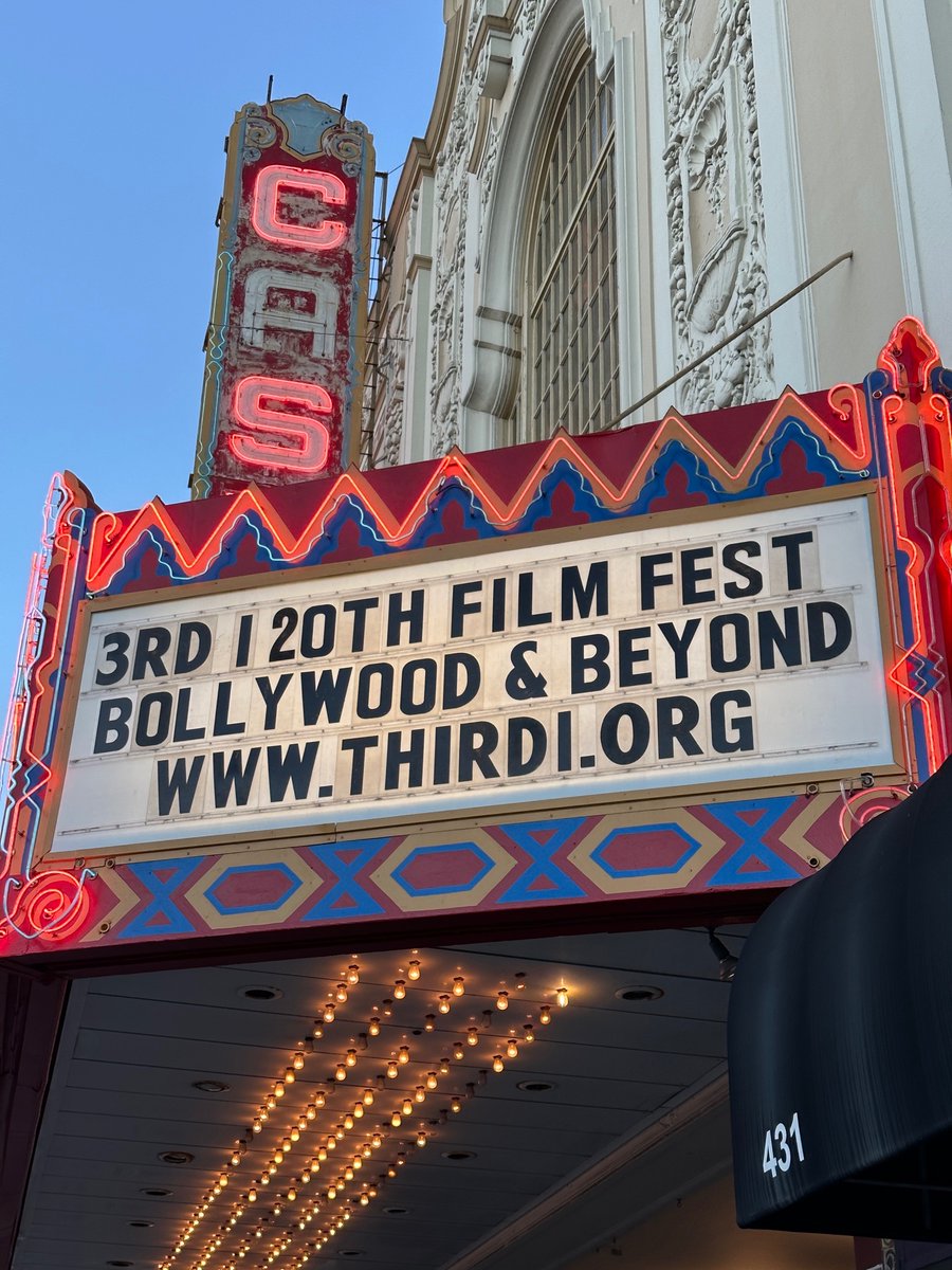 tigerbeat's tweet photo. Someone calling in asked why people should trust what @apeconcerts @Castro_Theatre plans for the interior when they haven’t even fixed the neon on the exterior. #savethecastro #castrotheatre https://t.co/nFzMpXwRqL
