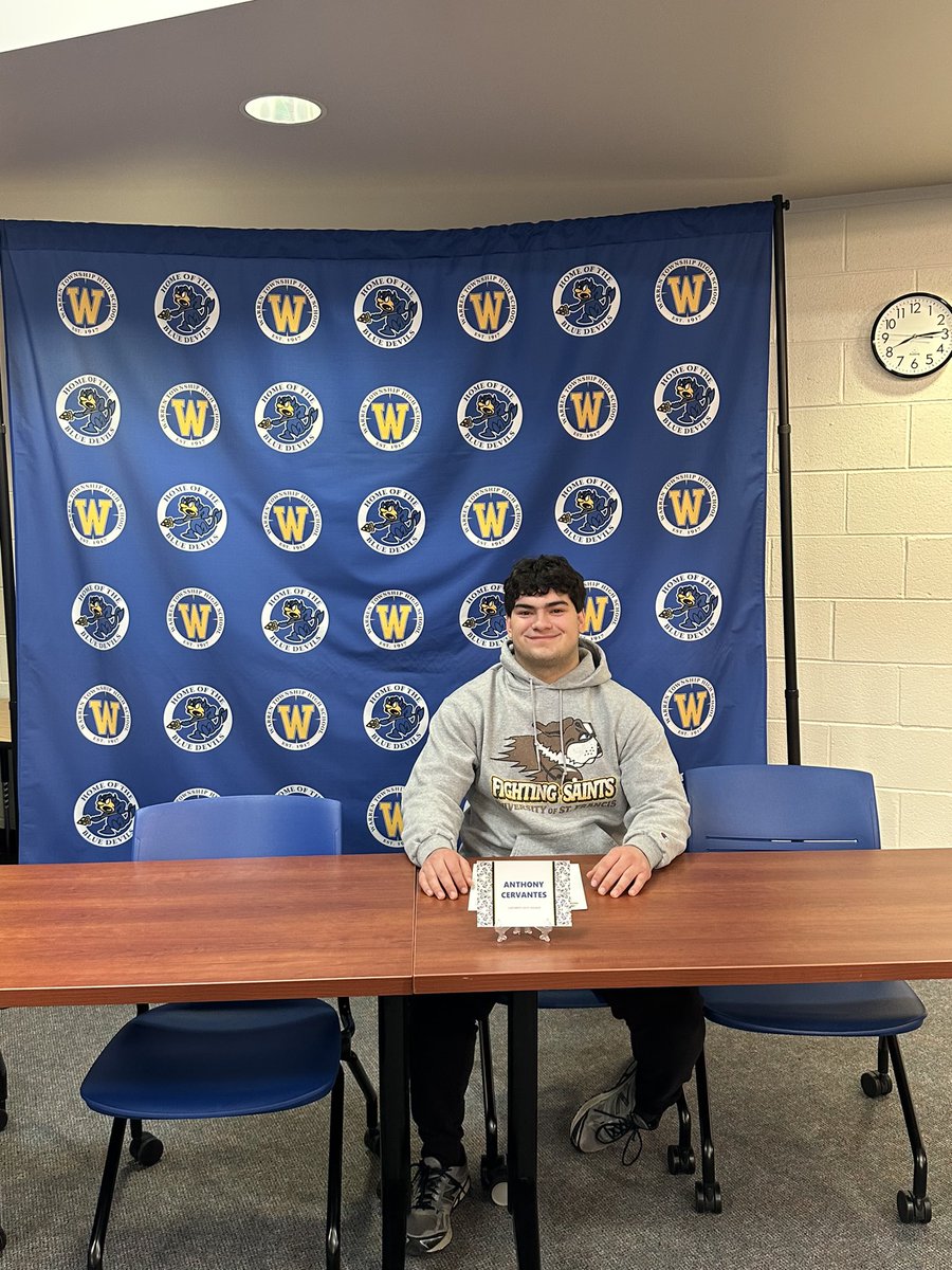 It’s officially official! #NLI I can’t wait to be apart of the USF family! 
<a href="/USFSaintsFB/">Fighting Saints Football</a> <a href="/wthsfb/">WTHS Blue Devil FB</a> <a href="/coachmiller3634/">Tom Miller 🇺🇦</a>