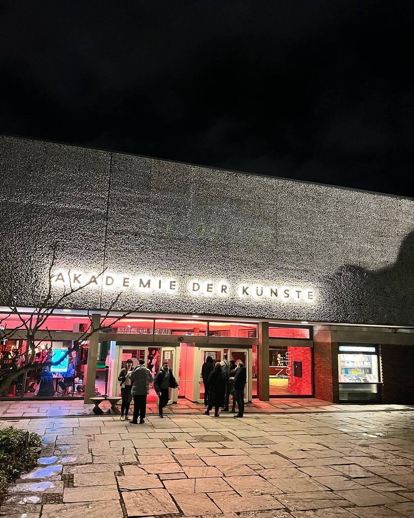 debsinha dot com wear a mask tweet media