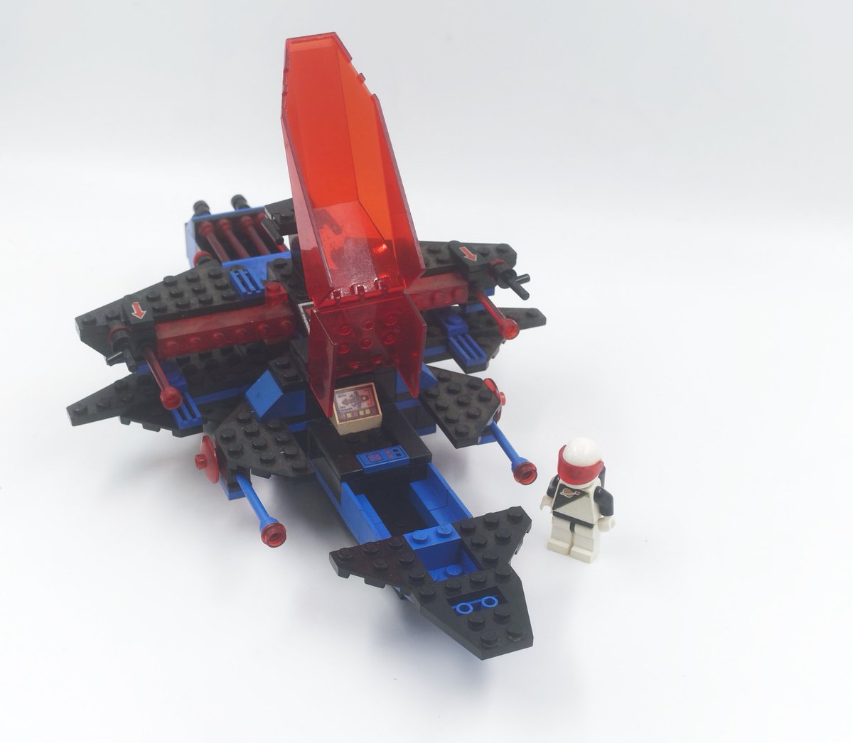 DandumontP's tweet image. Un #SpacePolice un peu plus gros. Mais il faut que je commande des piles 9V.