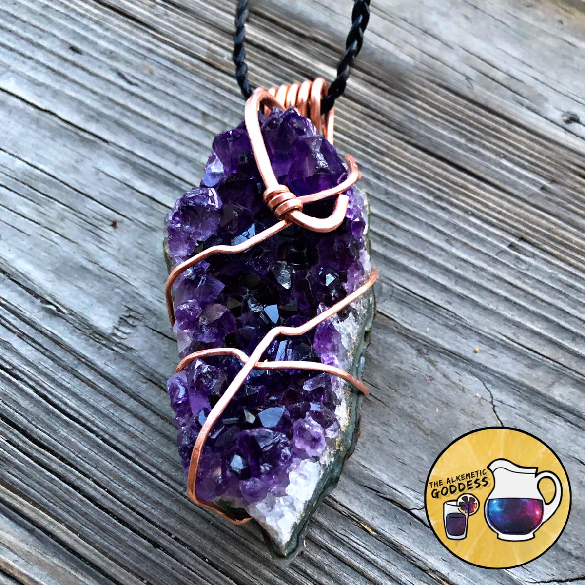angie_chacha's tweet photo. Masculine Amethyst Geode Necklace 💎💜. Now available on Etsy. Link is in bio.
#amethyst #geode #amethystgeode #etsy #masculine #thealkemeticgoddess https://t.co/KsLyZb0ff9