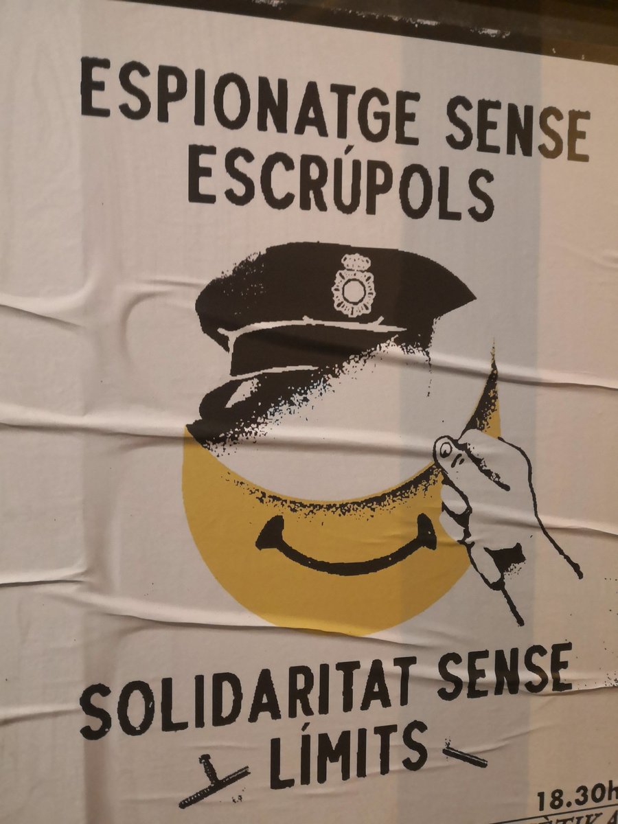 Acabem amb la lectura del manifest davant La Cinetika en defensa dels nostres espais i les nostres companyes.
ESPIONATGE SENSE ESCRÚPOLS, SOLIDARITAT SENSE LÍMITS!
#EspionatgedEstat
