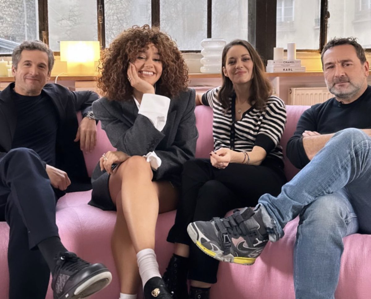 smartlang's tweet image. Ultimate girl boss. Notre @lenasituations 😘