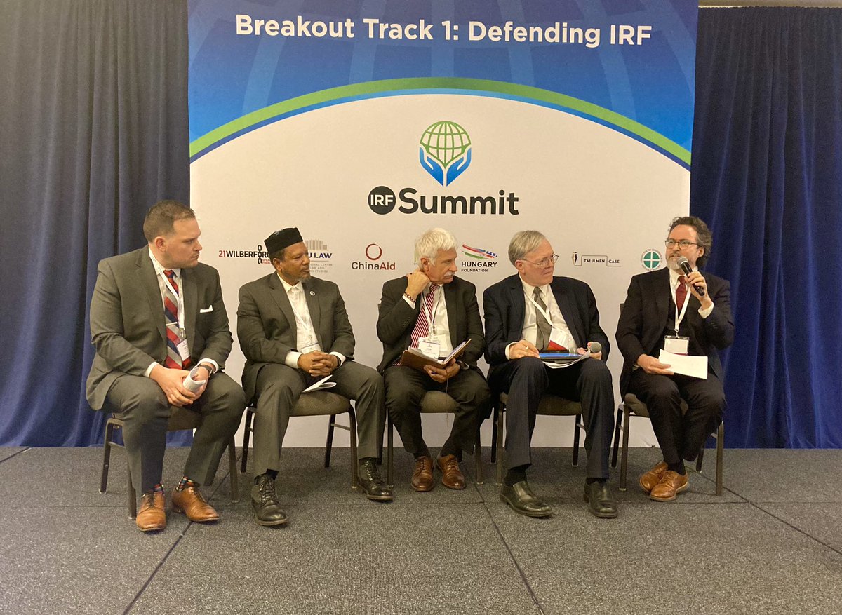 Scene: An atheist on a panel at an intl religious freedom conference.

Moderator: What is religious freedom?

Panelist <a href="/nicholasrfish/">-</a>: Here are some aspects of religious pluralism &amp; secularism 

Other panelists: NO, RELIGION IS GOOD AND FAITH IN A HIGHER POWER IS UNIVERSAL