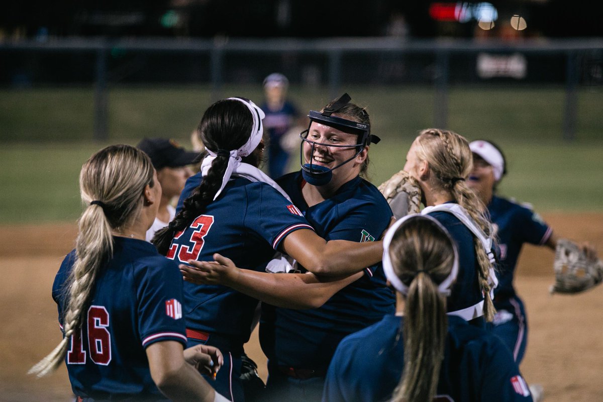 FresnoStateSB's tweet photo. National Girls and Women in Sports Day‼️

...because 𝘁𝗵𝗲𝘆 did, 𝘄𝗲 can. 

Thankful for those who came before us and striving to pave the way for those who will come after us. 

#GoDogs | #ForTheV https://t.co/EyKoS7LZX5