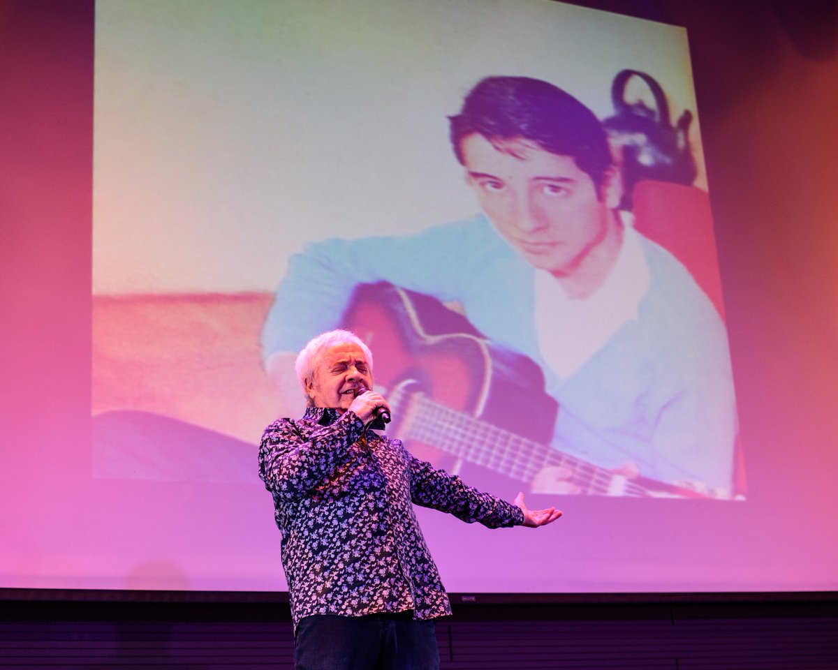 scd_chile's tweet photo. ✨Este lunes vivimos una noche muy especial durante el lanzamiento del documental de #PolloFuentes, un homenaje realizado por SCD, tras recibir el Premio Figura Fundamental de la Música Chilena 2021 ⭐️ 

¡Un reconocimiento a la altura de este gran artista! 👏🏻 https://t.co/zdpTbECByK