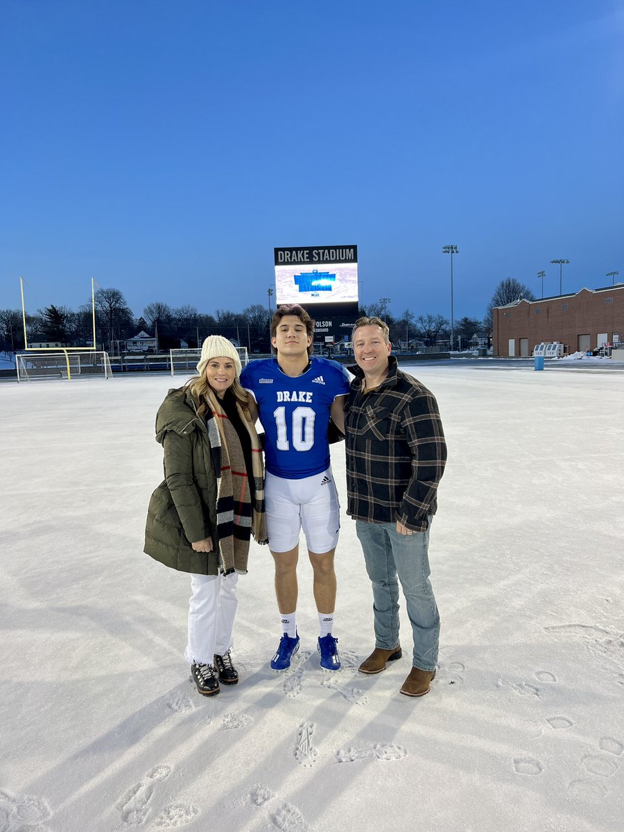 Brandi Kilby (@brandi_kilby) on Twitter photo We had a great time last weekend in Des Moines. Thank you <a href="/tstepsis/">Todd Stepsis</a> @DrakeCoachSmith <a href="/CoachBloss/">John Bloss</a> for your hospitality, class act program! <a href="/DrakeBulldogsFB/">Drake Football</a> We had a great time last weekend in Des Moines. Thank you <a href="/tstepsis/">Todd Stepsis</a> @DrakeCoachSmith <a href="/CoachBloss/">John Bloss</a> for your hospitality, class act program! <a href="/DrakeBulldogsFB/">Drake Football</a>