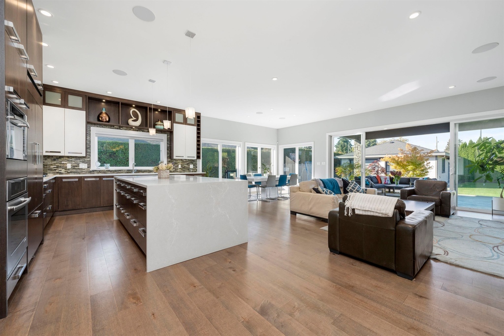 Bring all the toys and tools! Detached Garage w/ power &amp; heat, turn-key rancher &amp; large 11,062 sq. ft. lot in one of the best pockets of Ladner. Call today for your private viewing!⁠
⁠
⁠
4605 Garry Street, Delta | $2,488,000 | 4 bed, 3 bath | More info: westmar.ca/listing/?id=26…