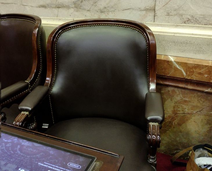 MartnPeiretti1's tweet photo. 🛑🚨⚠️ La casta. Javier Milei volvió a faltar al Congreso. Faltó el día en el que se votaba la moratoria para que se puedan jubilar 800 mil personas. Milei faltó el 60% de las sesiones en la Cámara de Diputados.  Esto son los Libertarios, tambien están en contra de los jubilados. https://t.co/YbbAKb83iA