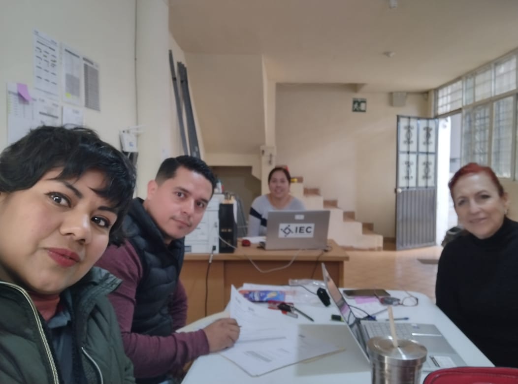 CD14_Coah's tweet photo. La Presidenta y Consejeros del @CD14_Coah realizaron  el recorrido de mapeo y negociación con los comercios correspondientes al Distrito 14 del programa "Vota, Cumple y Gana", hasta el momento se han sumado a la iniciativa 12 negocios. #PLE23 @IEC_Coahuila @rodrigo_0378 https://t.co/sNKIcszSA3