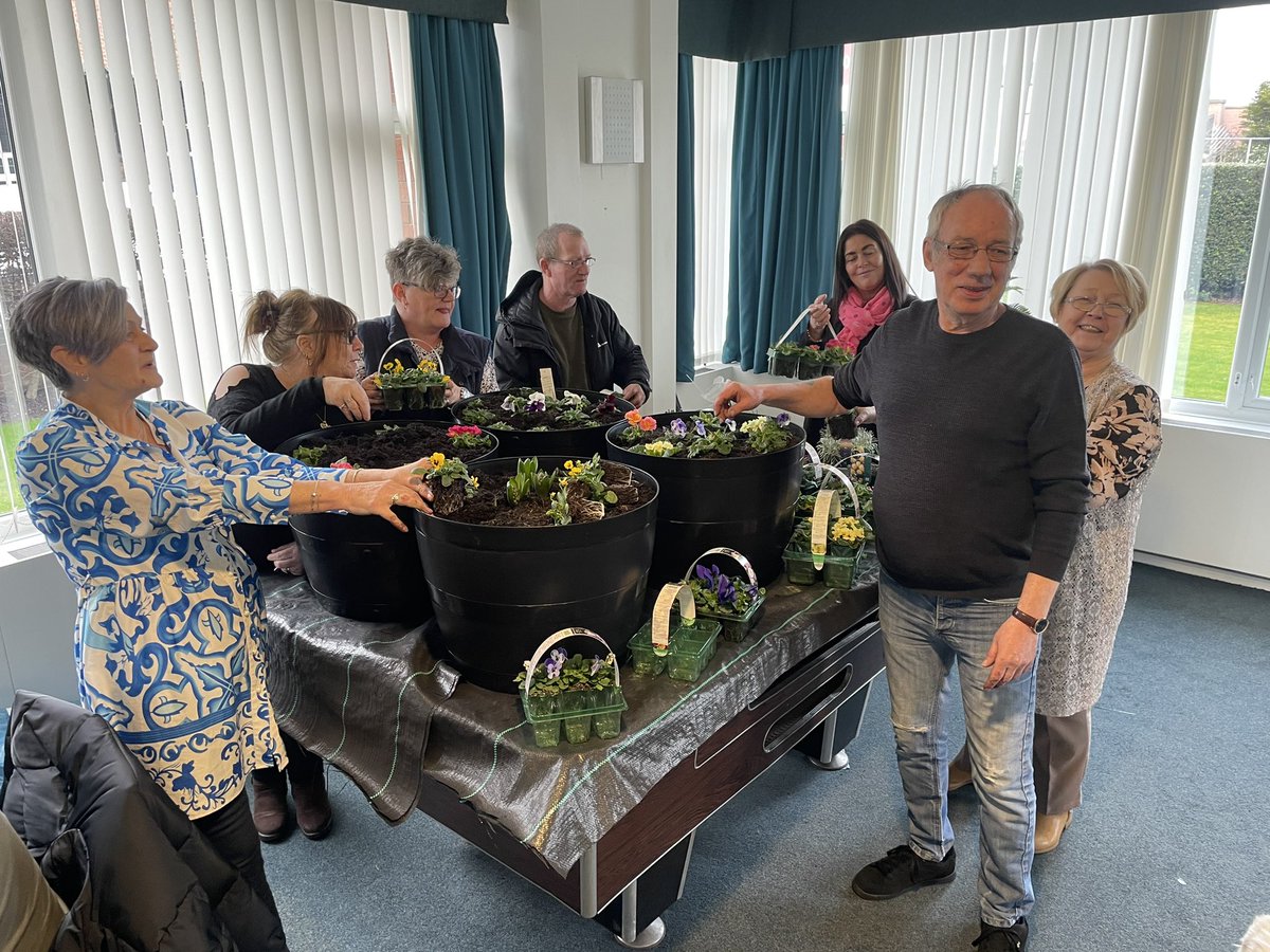 living_alpha's tweet photo. Some of our SLT & @LittleLauraWood attended our LWYL day at Bedford Court. As always, residents had the opportunity to air their views, listen to details about the planned works and chat with members of the Alpha team. #doingthingsthealphaway #notjustalandlord https://t.co/q9mBguJAT2