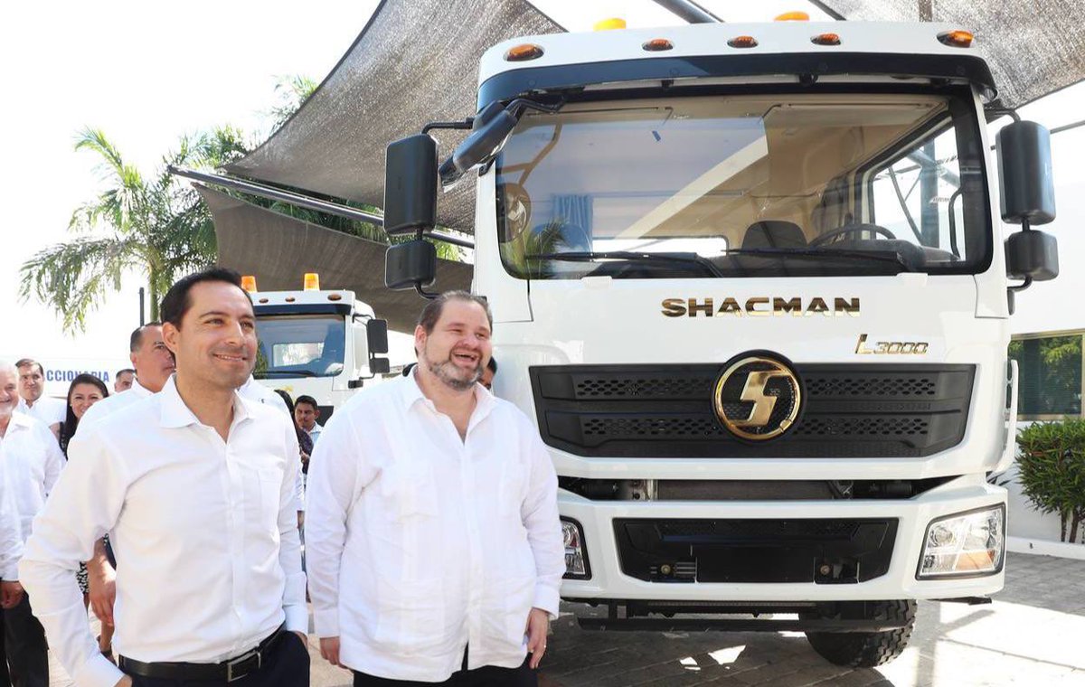 MauVila's tweet photo. Más inversiones que impulsan los empleos en #Yucatán. 

Inauguramos la Agencia de Tractocamiones Shacman del Sureste (@ShacmanMexico), la primera del sureste del país, dedicada al desarrollo, producción y venta automotriz y de partes ... (1/2) https://t.co/Z3Hq9JiUGr