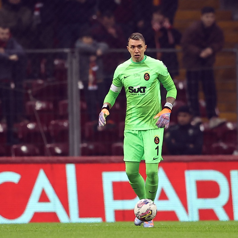 GalatasaraySK's tweet photo. Oyuncularımızdan Mauro Icardi, Fernando Muslera, Lucas Torreira ile teknik direktörümüz Okan Buruk'un karşılaşma sonrasında yaptığı açıklamalar. #GSvÜMR👇