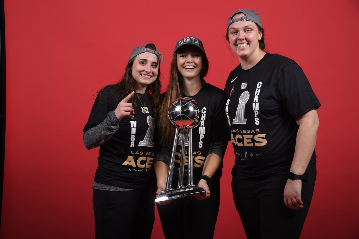 Erin Connor tweet media