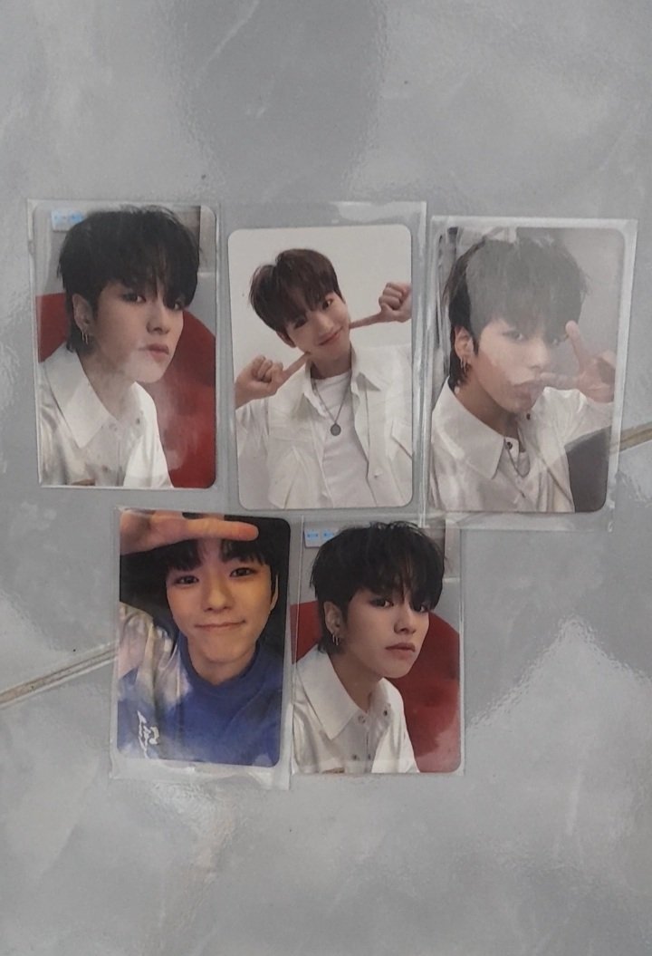 Jaeurby's tweet photo. WTS PHOTOCARD
all in 40k/ each 
good condition
dom jatim
bisa shopee freeong
tags : jaehyuk persib, peace, sofa, junkyu tuspi, pob ktown 4u https://t.co/nZHgsd5KkO