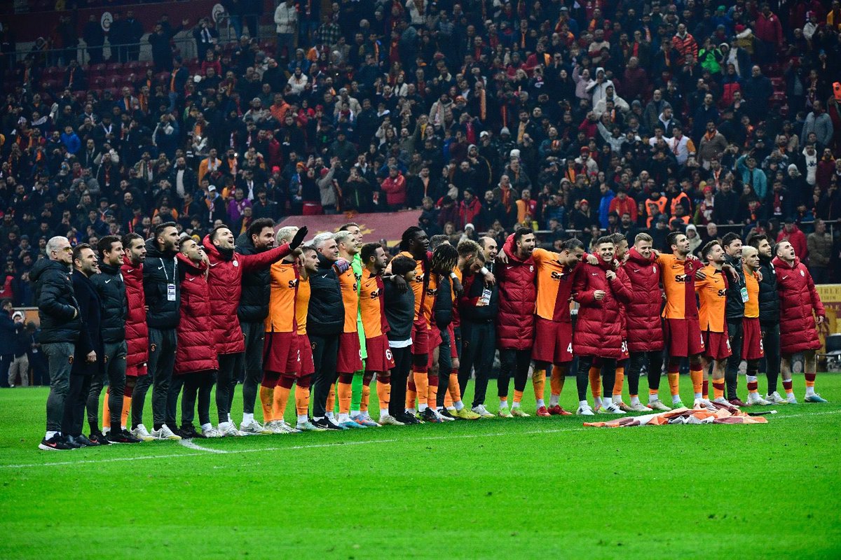 Resmi maçlarda üst üste 14 galibiyet... 𝐑𝐄𝐊𝐎𝐑! 👏

#GSvÜMR