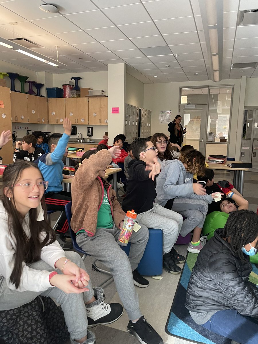 Laura G. tweet media