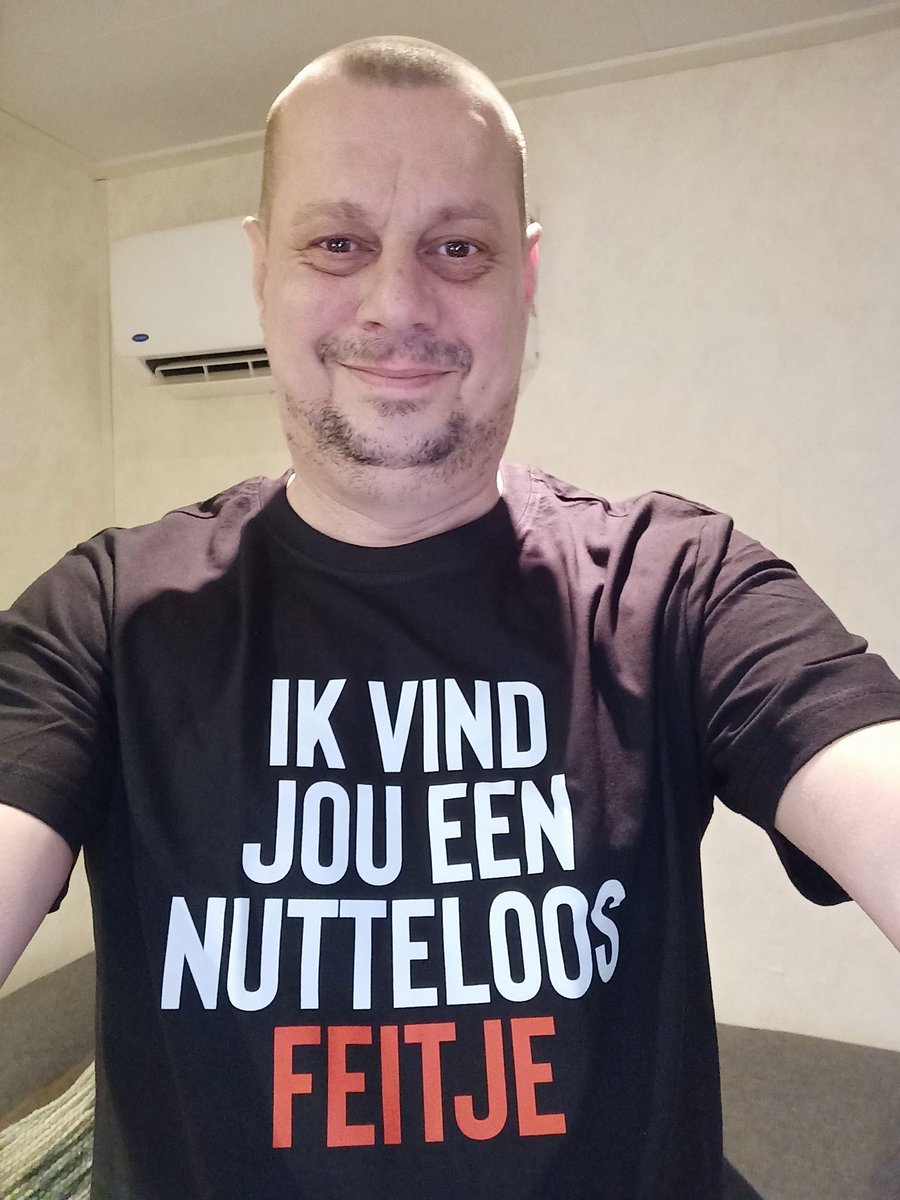 terptm's tweet image. Mijn shirt van vandaag. #sarcasticbitch #Project4 #PROJECTFOUR #sarcasm #sarcasme #Nutteloosfeitje #shirts #shirtcollection #tshirts