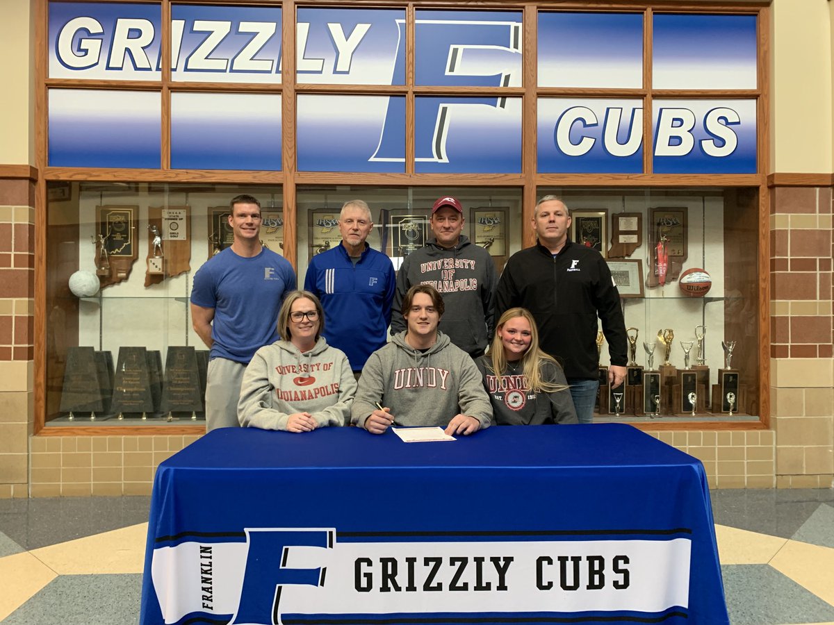 GoGrizzlyCubs's tweet photo. Congratulations to Jake Houston on his commitment to the University of Indianapolis to continue his academic and football career! ⁦@Jake5Houston⁩ ⁦@UIndyFB⁩ ⁦@GrizzlyCubsFB⁩ ⁦@ClubGriz⁩ https://t.co/t3tfkmtGco