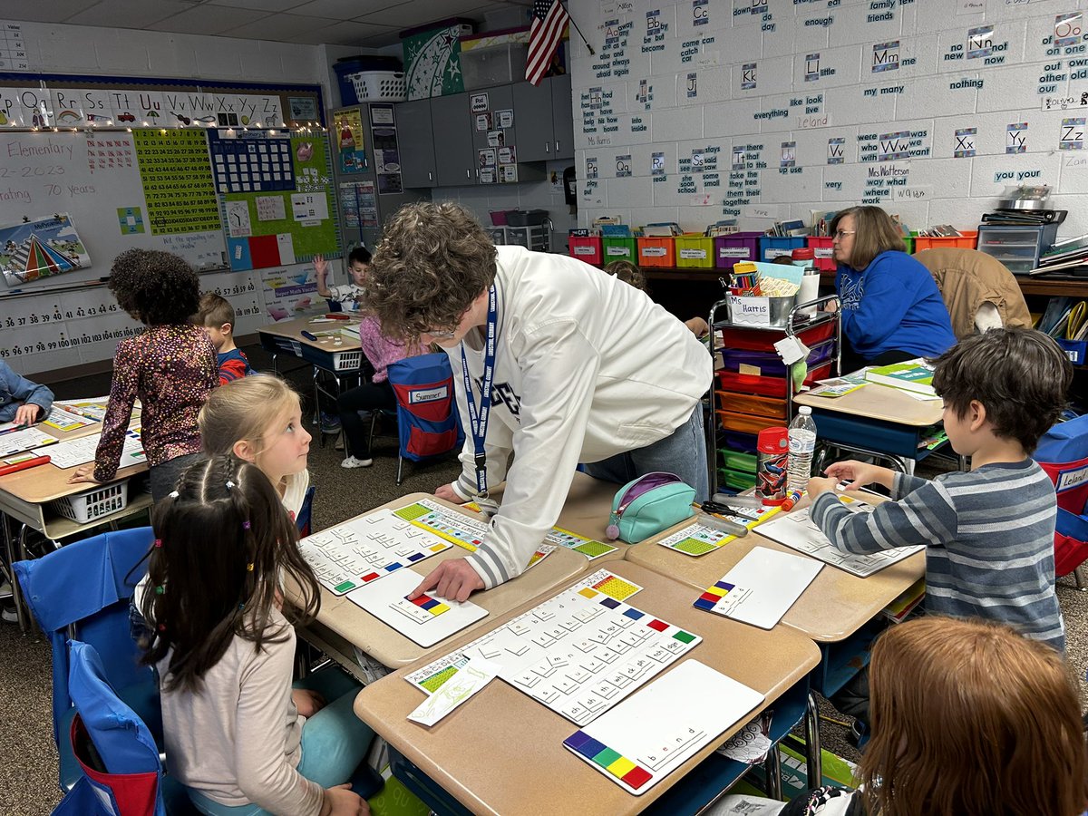 SarahArmie's tweet photo. Belleaire continues to amaze me . Mr Gocke is always present in the halls supporting teachers and ss It’s no surprise as I walked around the school the academy students were collaborating, teaching and learning best practices from the ENTIRE staff! @BellevueSchools #growourown https://t.co/AZx2QeCowS