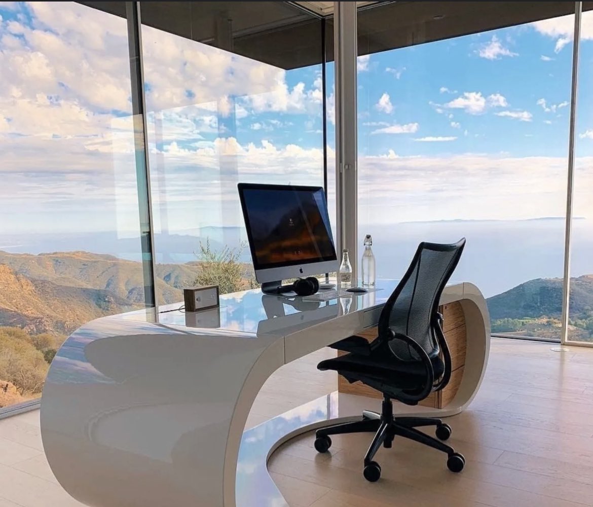 dcedrych's tweet image. One picture that continuously for years takes my envy to another level is @dhh workspace