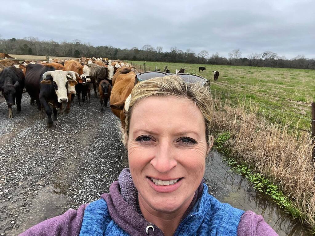 #NOLA yesterday and today with #cattlecon23, great visit with a group of Australian cattle producers, two conference calls on my way home, and now making rounds on a chilly, raw day. Nothing like #multitasking! 
#familyfarm #itsstillwinter #beefcattle #b… instagr.am/p/CoIg-rTOFWO/