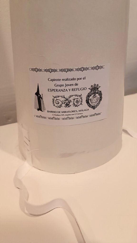 𝙎𝙀 𝙃𝘼𝘾𝙀𝙉 𝘾𝘼𝙋𝙄𝙍𝙊𝙏𝙀𝙎
El Grupo Joven de <a href="/HSaludEsperanza/">Esperanza y Refugio</a> ha comenzado con la iniciativa de realizar capirotes de Cartón a medida.
¡Para nazarenos de nuestra cofradía y de cualquier otra!
C/ Pacheco SN, esquina con C/ Carraca.
#SOYNAZARENO #CofradíasMLG