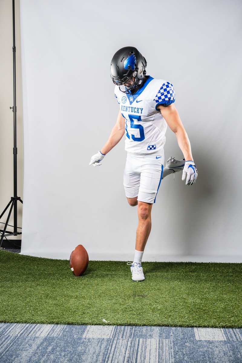 michaelwbernard's tweet image. Let's go Wildcats! #BBN #KentuckyFootball #committed