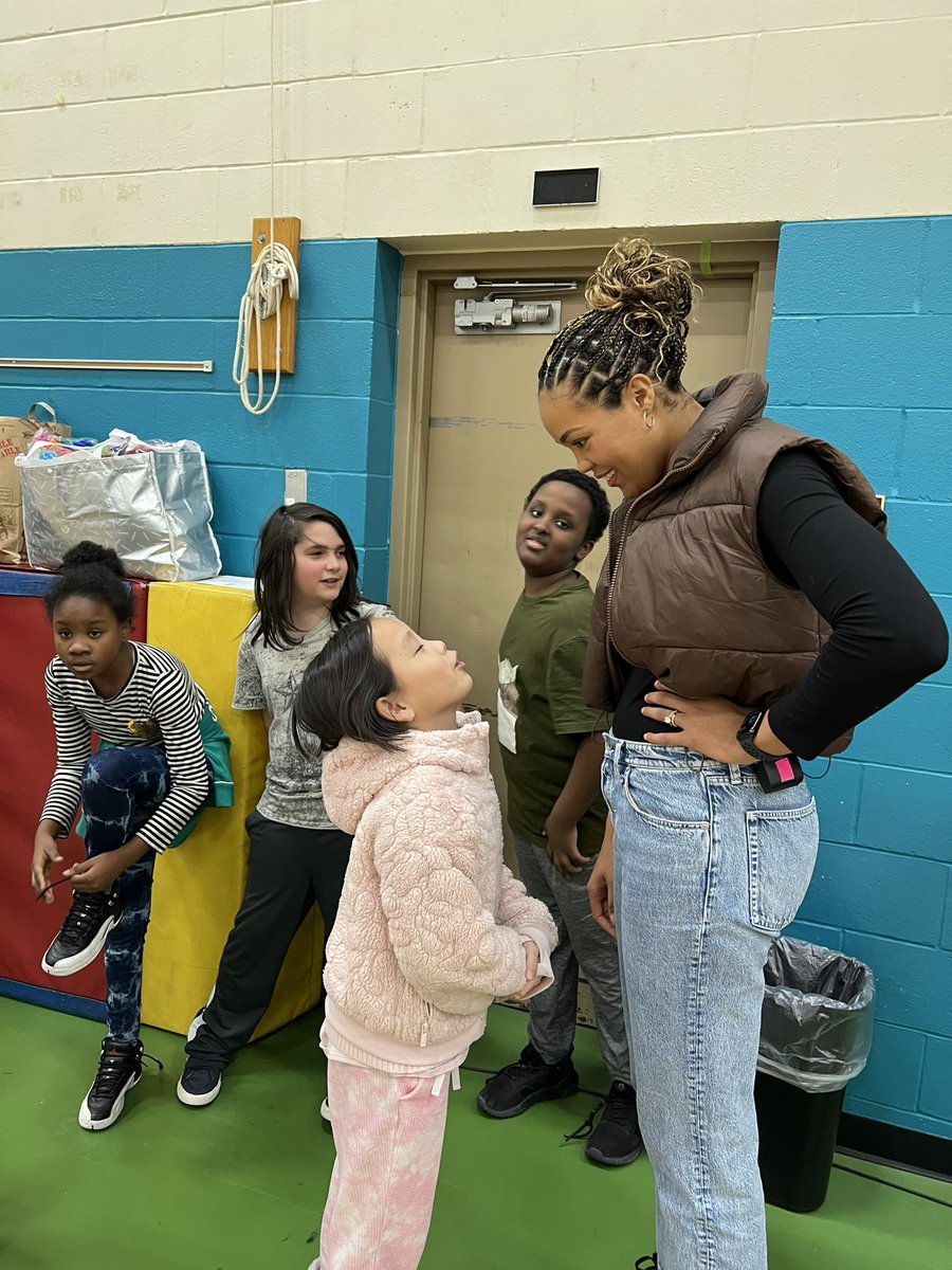Today is #nationalgirlsandwomeninsportsday and the beginning of #BlackHistoryMonth .

Playworks Minnesota and students at Marcy Elementary had a blast celebrating with <a href="/minnesotalynx/">Minnesota Lynx</a> and <a href="/PHEEsespieces/">napheesa collier</a> 🏀