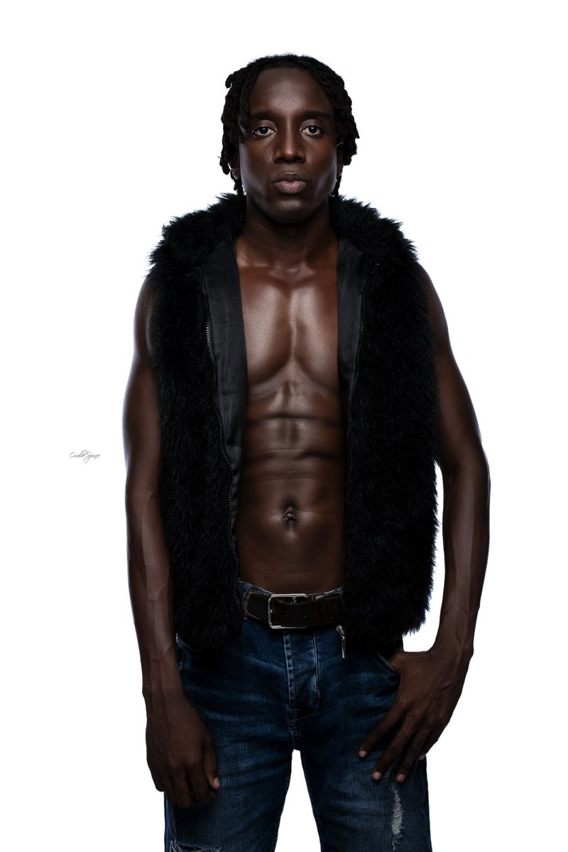 ShaneMorris15's tweet photo. It never troubles the wolf how many the sheep may be 

Model: @shanemorris876 

Photographer: @10.06studio 

#shanemorris876 #malemodel #jamaicanmodel #wolf #aplhamale #fashionmodel #action #photography #itsmylife #focusmindset #body #face #jamaica https://t.co/vckjyCr0e7
