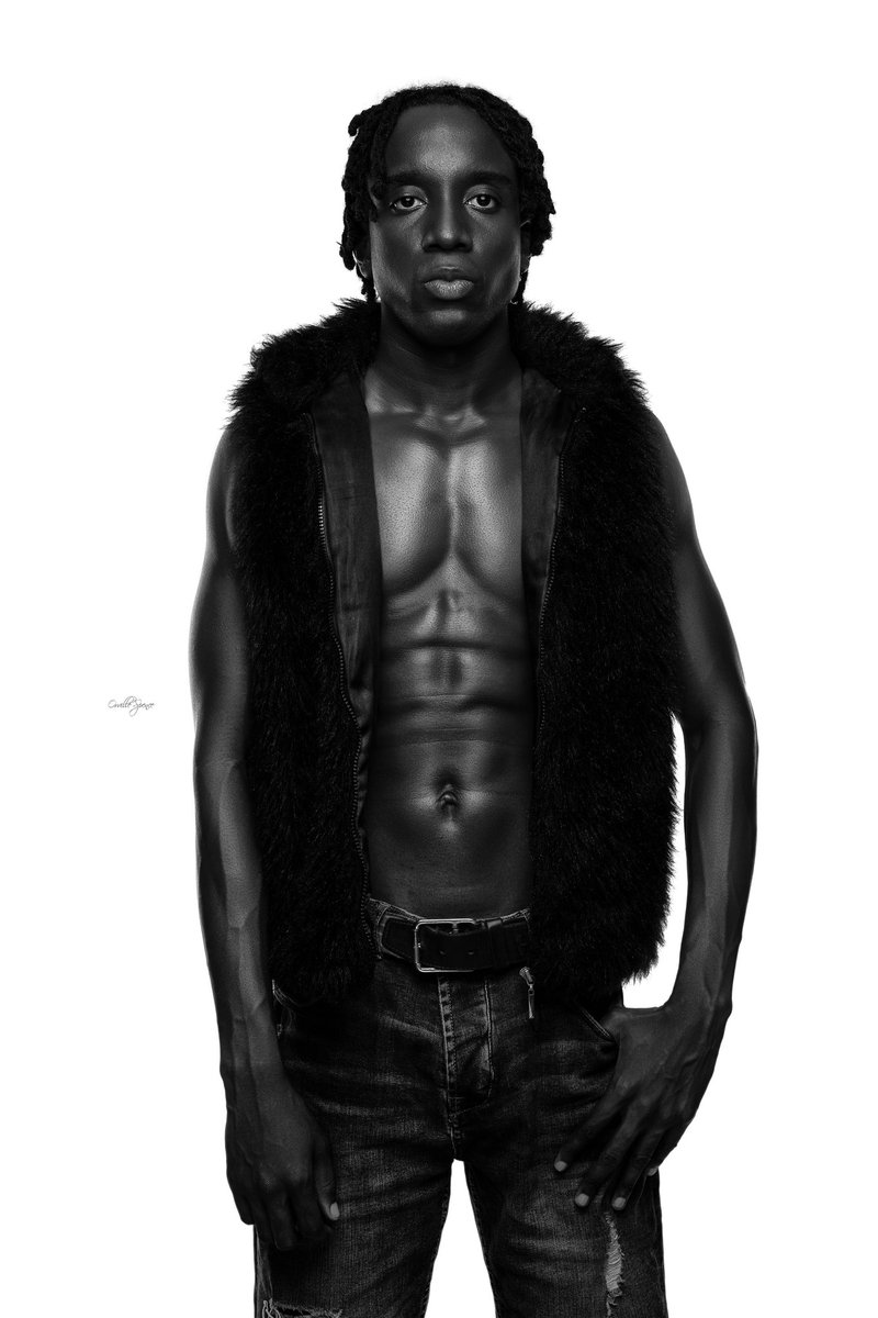 ShaneMorris15's tweet photo. It never troubles the wolf how many the sheep may be 

Model: @shanemorris876 

Photographer: @10.06studio 

#shanemorris876 #malemodel #jamaicanmodel #wolf #aplhamale #fashionmodel #action #photography #itsmylife #focusmindset #body #face #jamaica https://t.co/vckjyCr0e7
