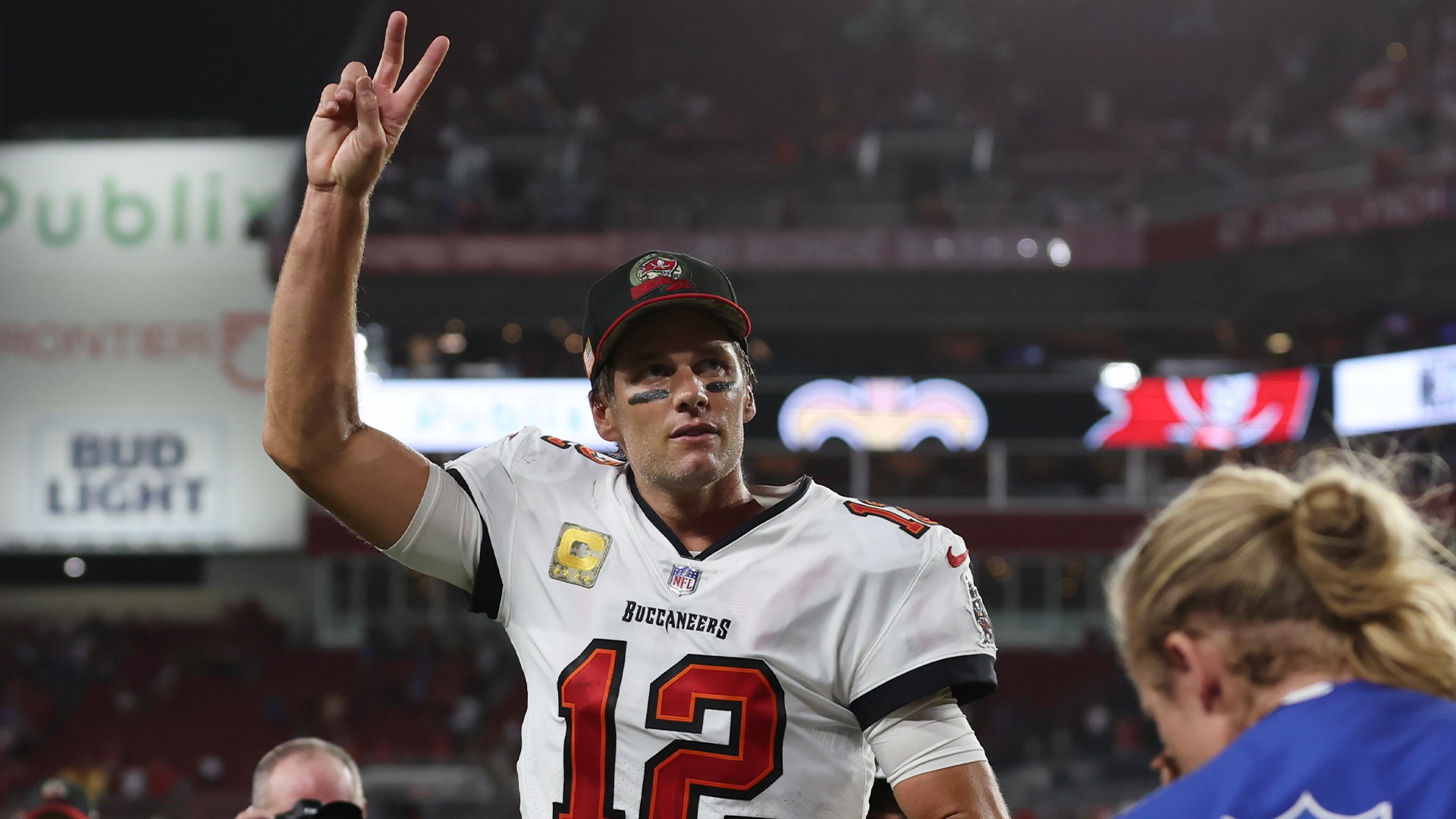 nfl-on-twitter-44-seconds-left-no-timeouts-tombrady-was-still